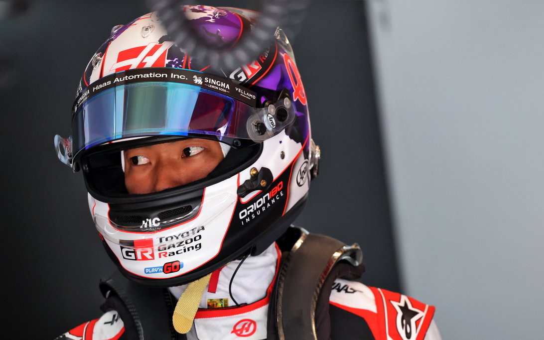 Hirakawa, el novato de Haas, roza a un mecánico en el FP1 del GP de Austria