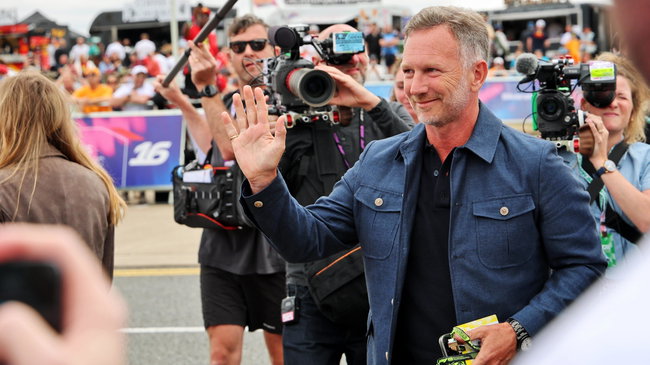 Motor Racing - Formula One World Championship - British Grand Prix - Race Day - Silverstone, England