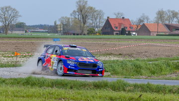 Jos Verstappen rijdt knap naar podiumplek in Belgische rally
