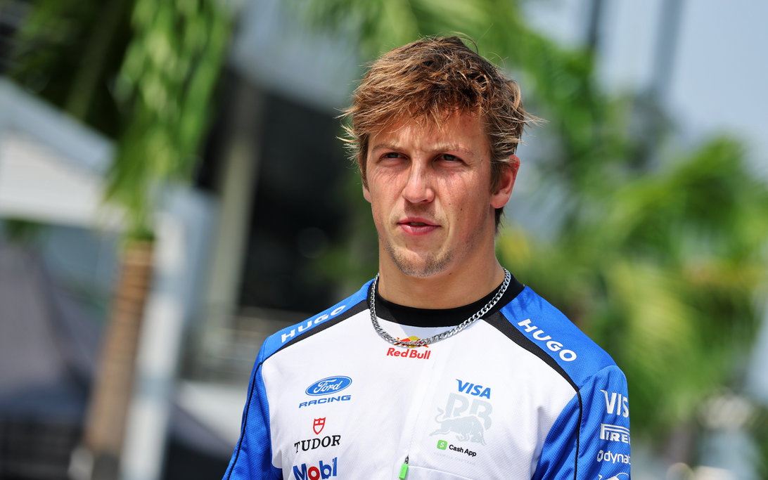 Liam Lawson Rues Passive Defense Against Piastri Despite Strong P7 Recovery