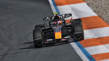 Red Bull kent dag vol uitdagingen op listig Zandvoort