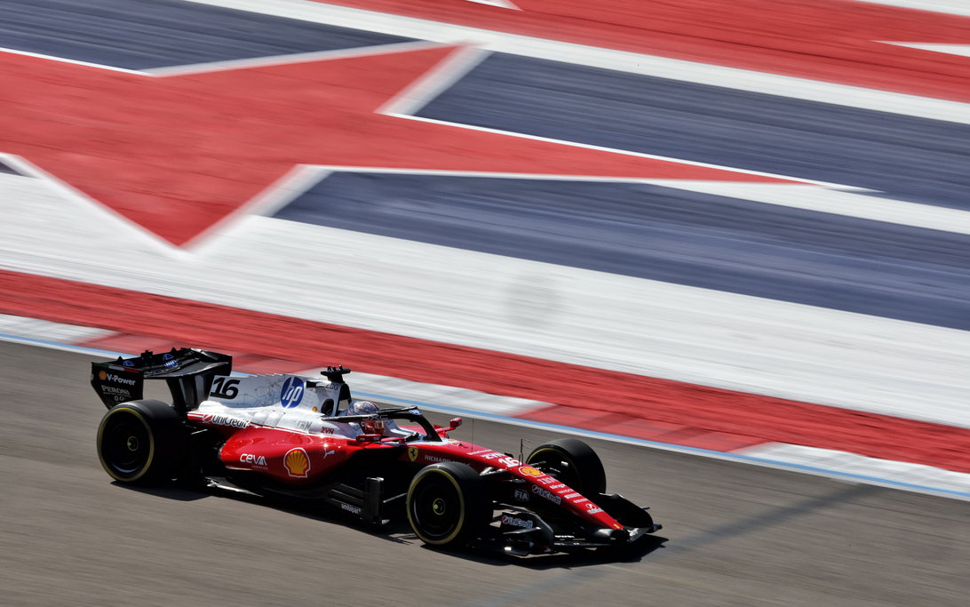 シャルル・ルクレールがオースティン FP1でトップ、フェラーリがフェルスタッペンの勢いに挑む