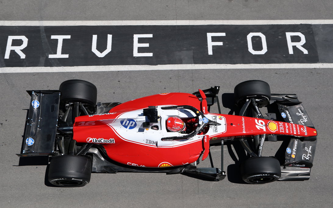 Charles Leclerc evita penalità pesante per eccesso di velocità in pit lane a Montreal