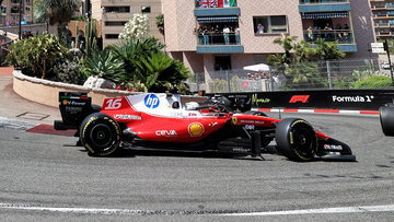 Leclerc met handen in het haar na 'nachtmerrie' in Monaco: "Ik lijk wel een idioot!"