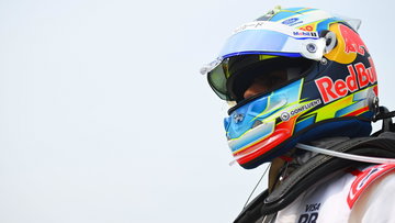 Lindblad crasht op drijfnat Suzuka