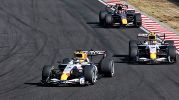 Verstappen witheet: "Stelletje idioten!"