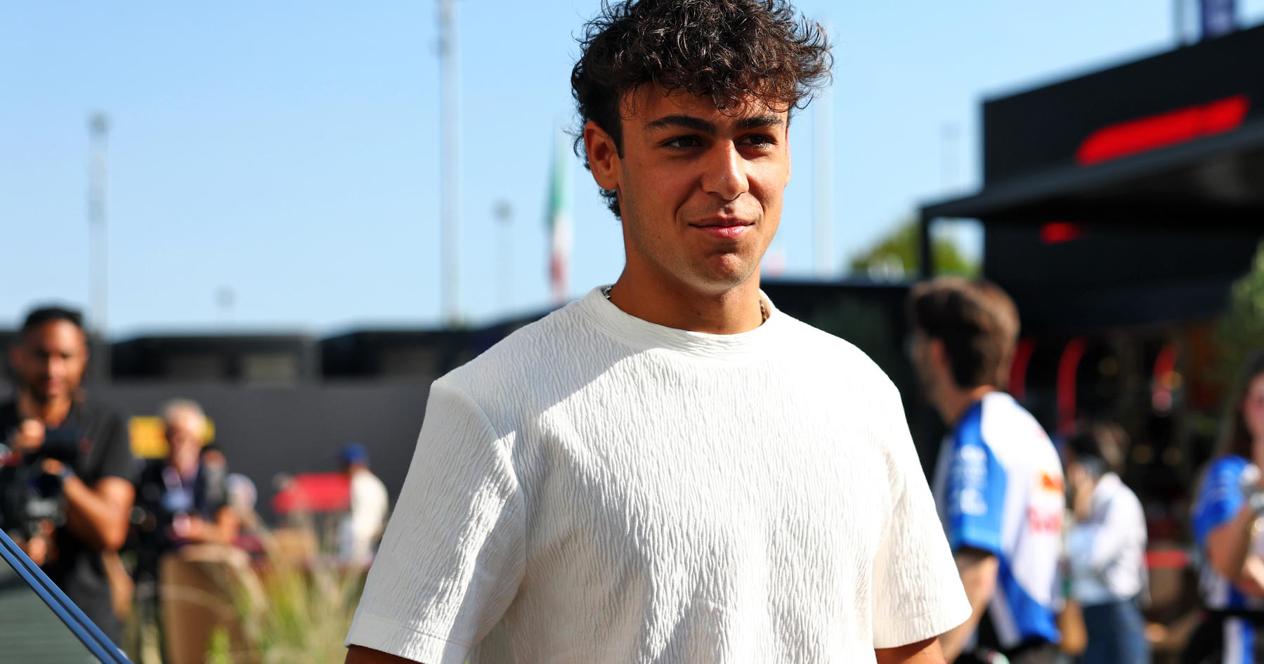 Arvid Lindblad passes crucial test as date with driving destiny awaits
