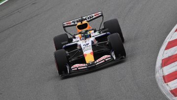 Lindblad verrast door gloednieuwe Red Bull-motor: "Gaat veel beter dan ik had verwacht!"