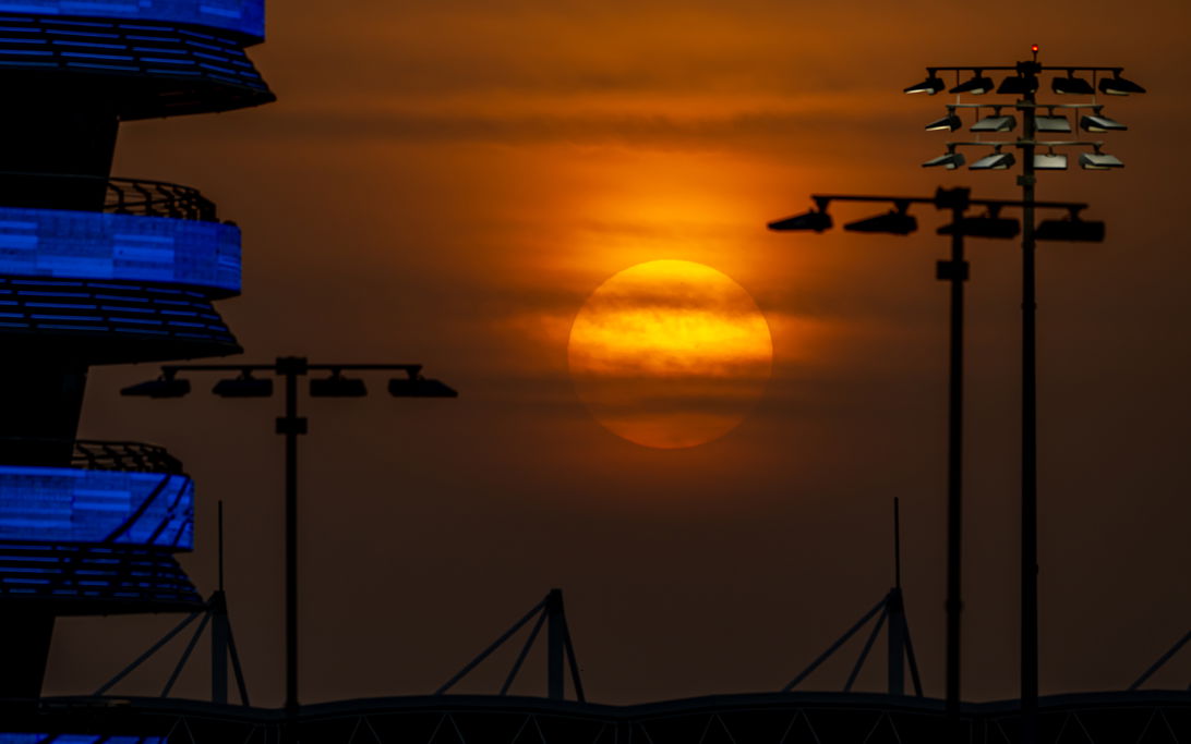 FIA studia piani di contingenza per Bahrain e Arabia Saudita; capo tecnico della Red Bull ammette di non essere il punto di riferimento entro il 2026