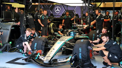 Mercedes garage