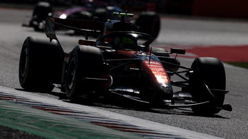 McLaren fight back with resurgent pace in Barcelona FP2 as Lewis Hamilton struggles