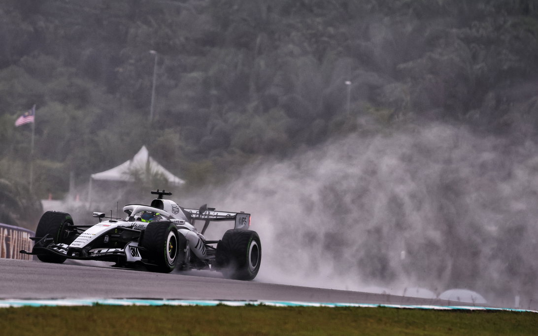 Sergio Perez attacca il caos delle Power Unit al GP del Bahrein: "Inaccettabile"