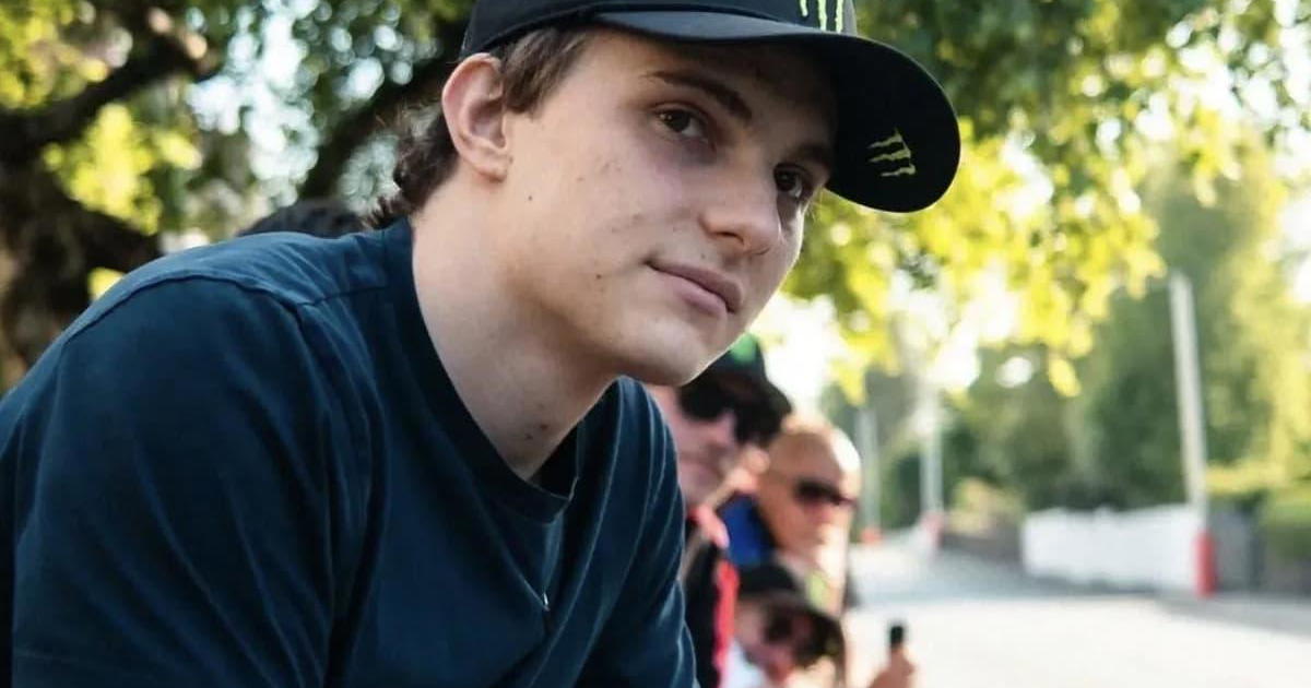 Oscar Piastri and Mark Webber hit 'the spot' to watch iconic motorsport event