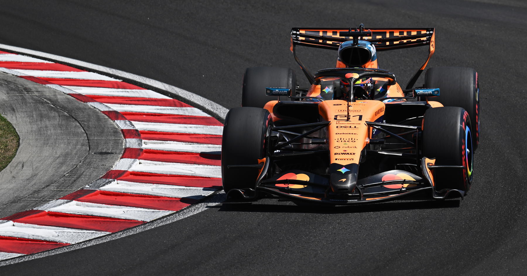 Oscar Piastri frustrated after qualifying shortcoming: 'Lewis not looking in his mirrors'