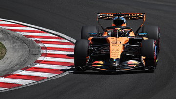 Oscar Piastri frustrated after qualifying shortcoming: 'Lewis not looking in his mirrors'