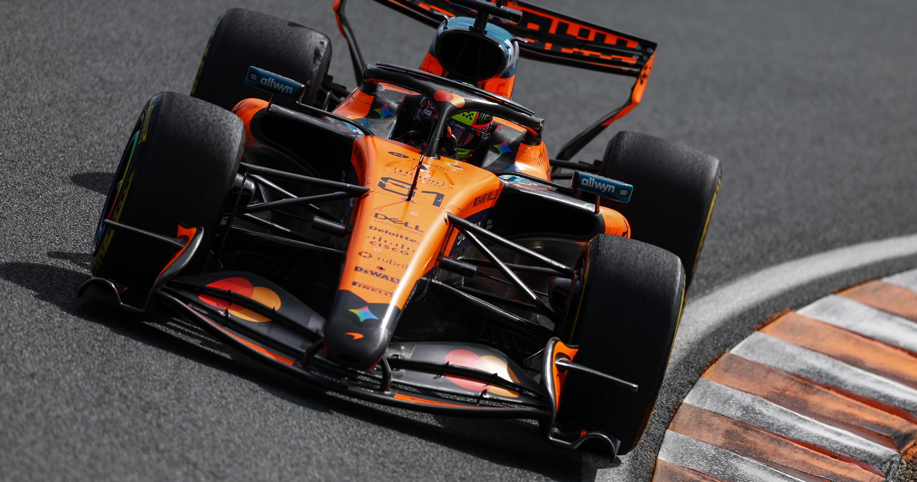 Oscar Piastri turns corner in fresh McLaren 'hope'