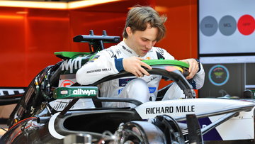 Piastri verwijst naar bulderlach Verstappen: 'Ik had niet dezelfde reactie als Max, maar...'