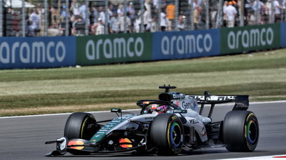 Piastri broken wing Silverstone race