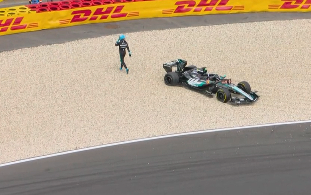 Russell Spa lap 1 crash
