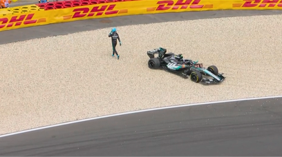 Russell Spa lap 1 crash