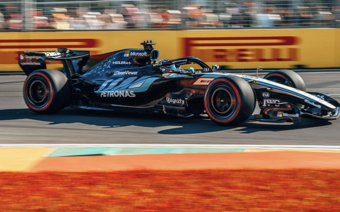 George Russell Secures Pole for 2026 Australian GP as Verstappen Crashes Out