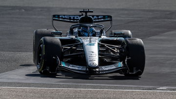 Russell trekt opvallende 'supermarkt'-vergelijking na test in nieuwe Mercedes