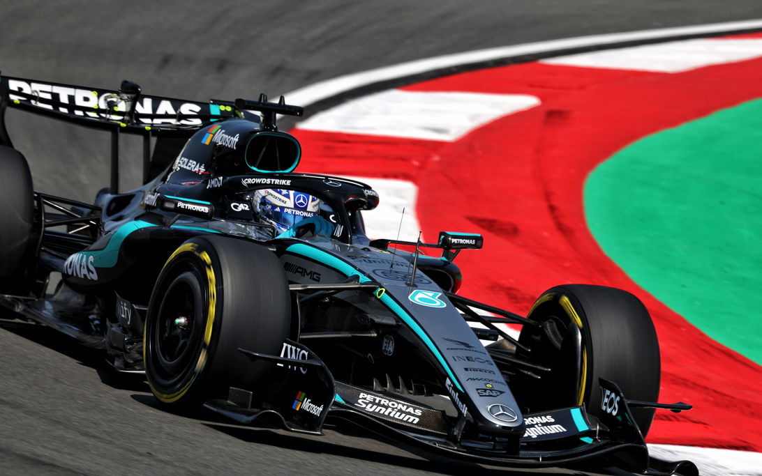 George Russell takes Chinese GP Sprint pole as Mercedes shows pace