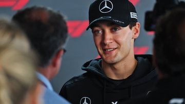 Schumacher merkt op: "Gespannen Russell speelt een spelletje"