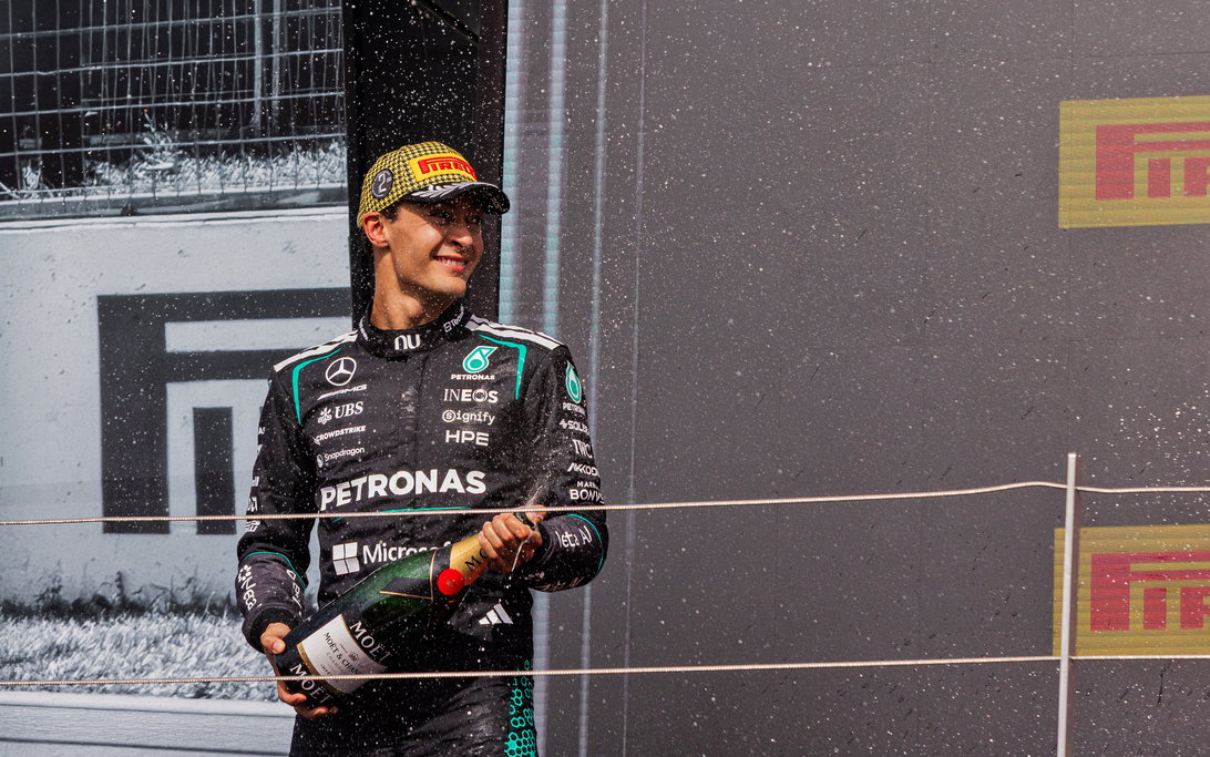 Russell volta à luta pelo título após reduzir vantagem de Antonelli em Silverstone
