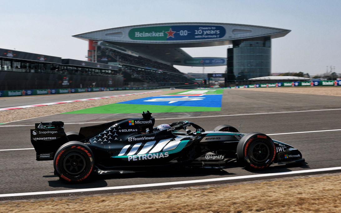 George Russell takes dominant maiden Sprint pole in China