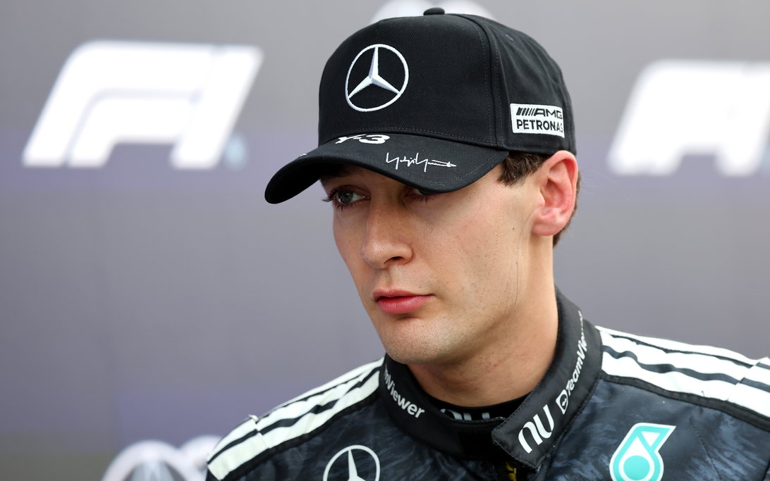 乔治·拉塞尔日本站陷于劣势,队友安东内利获显著优势