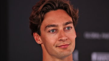 Russell onthult gigantische schade aan Mercedes na pijnlijke uitvalbeurt