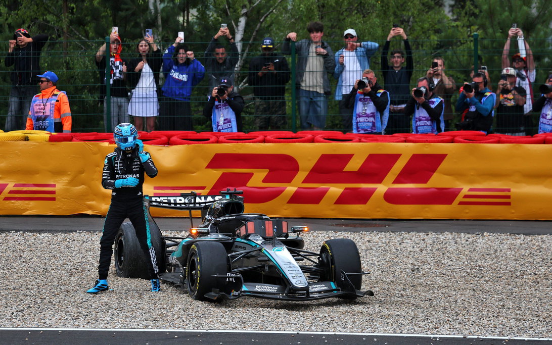 Russell crash Belgium