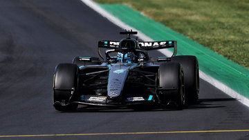 Russell wijst naar Verstappen: "Begon vlak voor me aan zijn ronde"