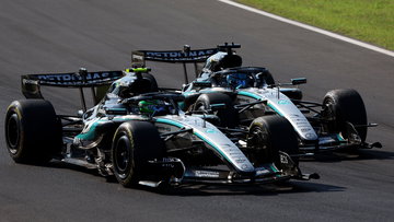 Russell baalt van doorslaggevend voordeel Verstappen en Antonelli