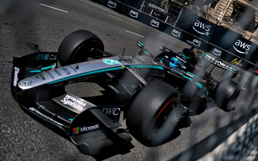 George Russell domina Baku: doppietta nelle prove libere di venerdì