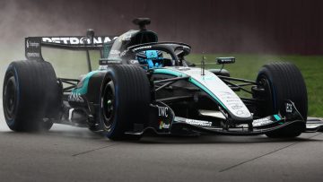 Mercedes laat van zich horen na eerste meters in gloednieuwe auto