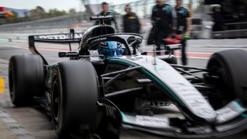 Overtuigend Mercedes boezemt F1-concurrentie angst in tijdens wintertest