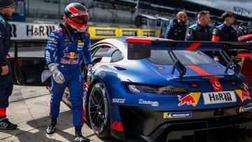 Hart en hoofd Auer vechten om voorrang bij doelstellingen Verstappen Racing