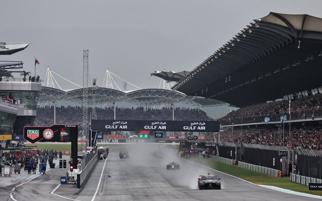 Red Bull's Surge and Technical Chaos Define 2026 Season Opener