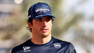 Sainz experimenteert met nieuwe helm