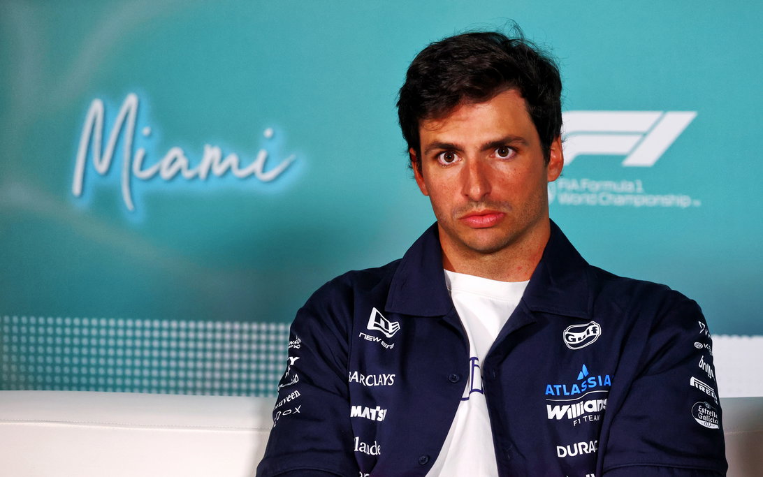 Carlos Sainz chiede la riduzione della potenza in caso di temporale al Gran Premio di Miami