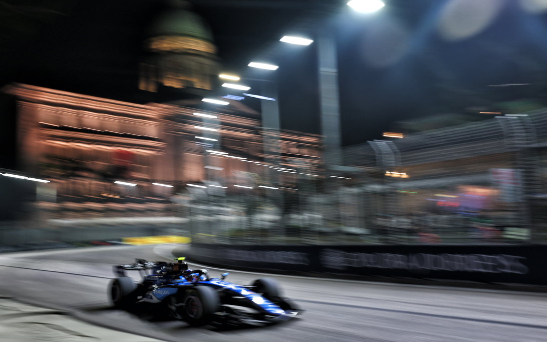 Sainz Singapore