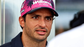 Verstappen krijgt kritiek van Sainz: "Dat was bijna een lancering!"