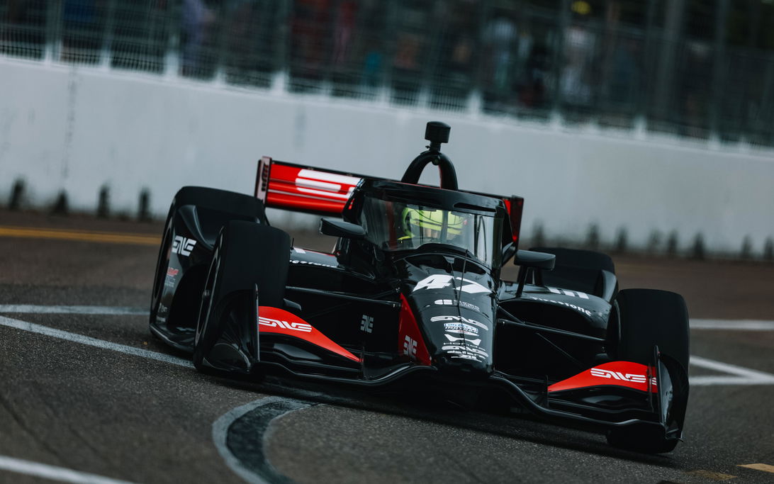 미크 슈마허, 인디카 데뷔전에서 개막 랩 충돌로 조기 리타이어