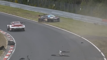 Team Tom Coronel pakt klasse-leiding na harde klapper grote concurrent