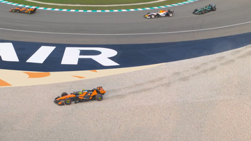 Norris op het matje geroepen na bizarre fout achter safety car