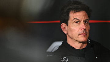 Gefrustreerde Wolff raadpleegt advocaten over mogelijke stappen na ingrijpen FIA