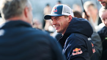 Verstappen met grote glimlach door GT-uitdaging: "Elke ronde vol gas"