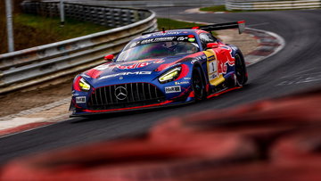 Verstappen komt goed weg op 'ijsbaan' Nordschleife: "Ik crashte bijna..."